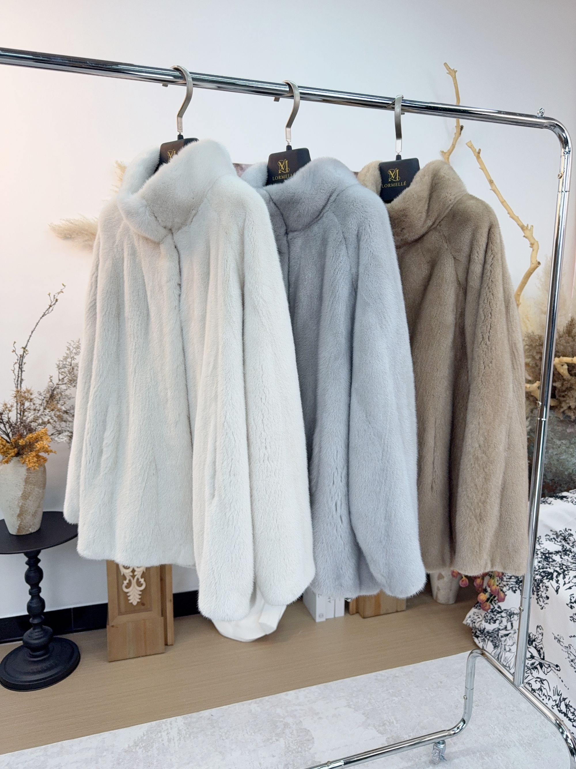 珞媄「金束」2025冬季新款设计师款长款水貂皮外套9355