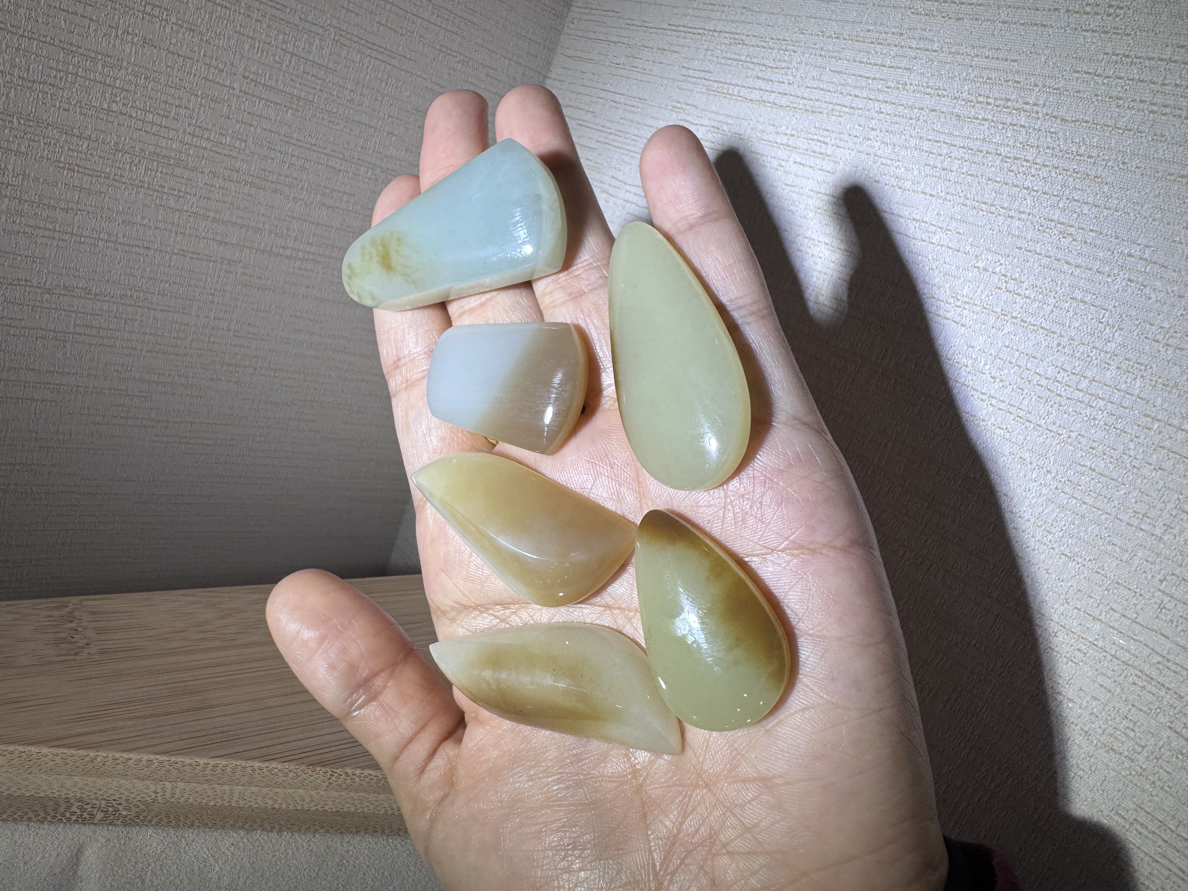 和田玉且末料糖白青白糖青白吊坠多样性发货发其一