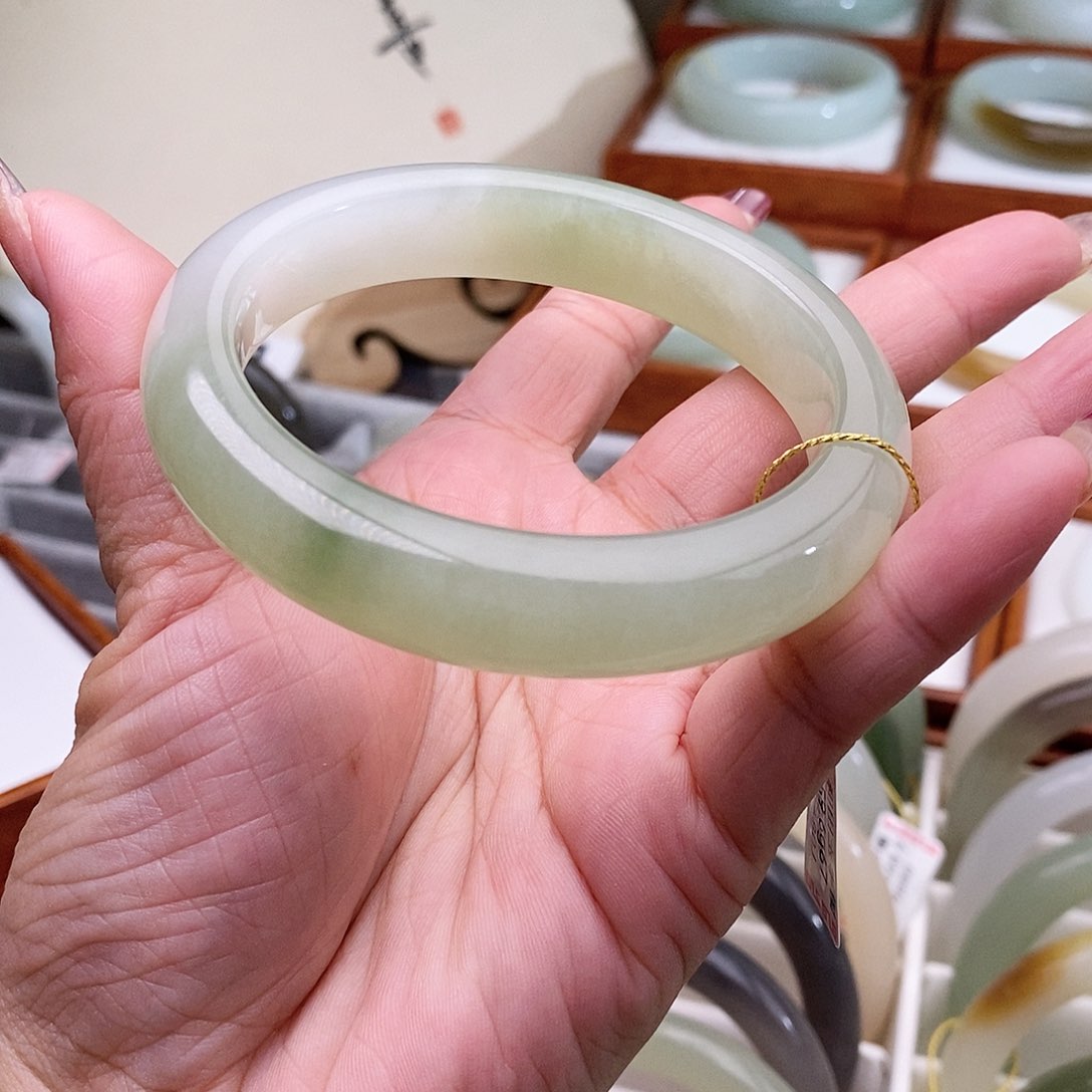 和田玉手镯未镶嵌59.6