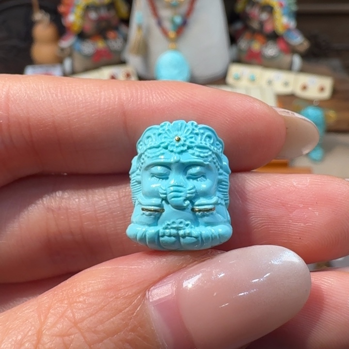 绿松石未镶嵌象神雕刻件