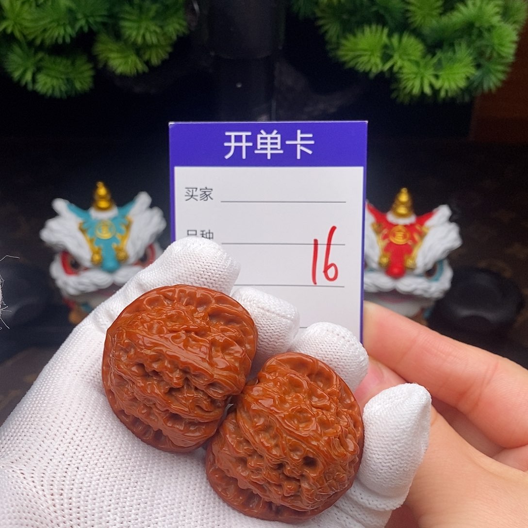 文玩核桃吊坠16号37白