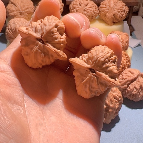 文玩核桃把件替**光无名35