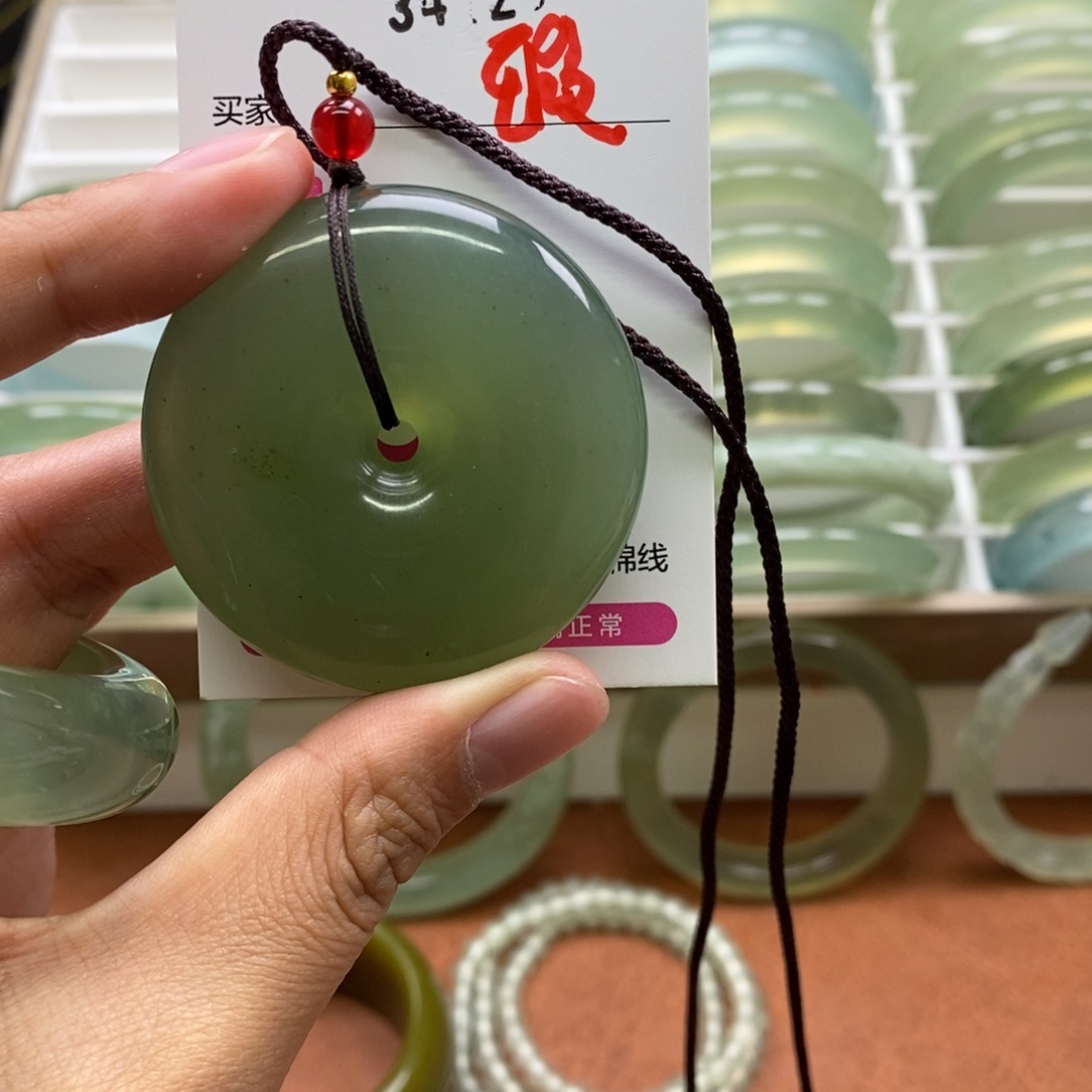 鸡***ಣ蛇纹石玉未镶嵌手镯