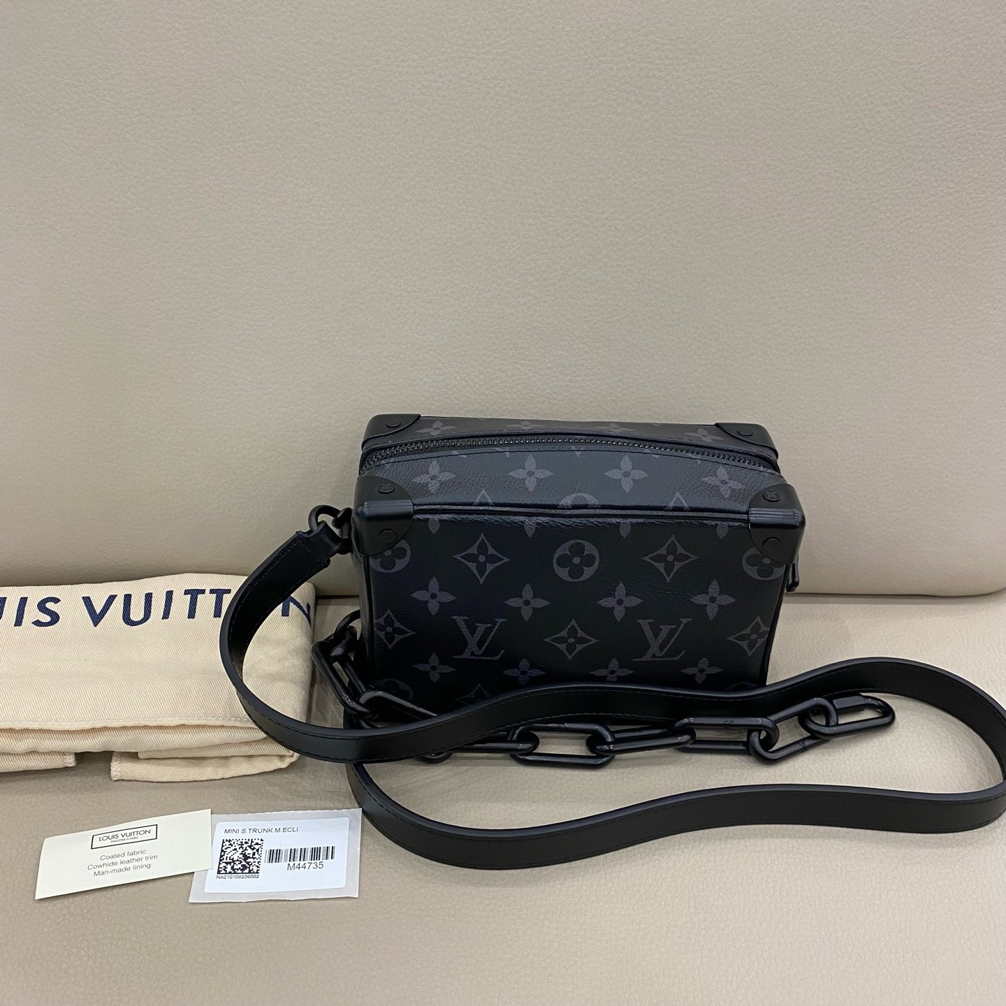 99新 LouisVuitton/路易威登  Soft trunk 经典黑花软盒子包 
