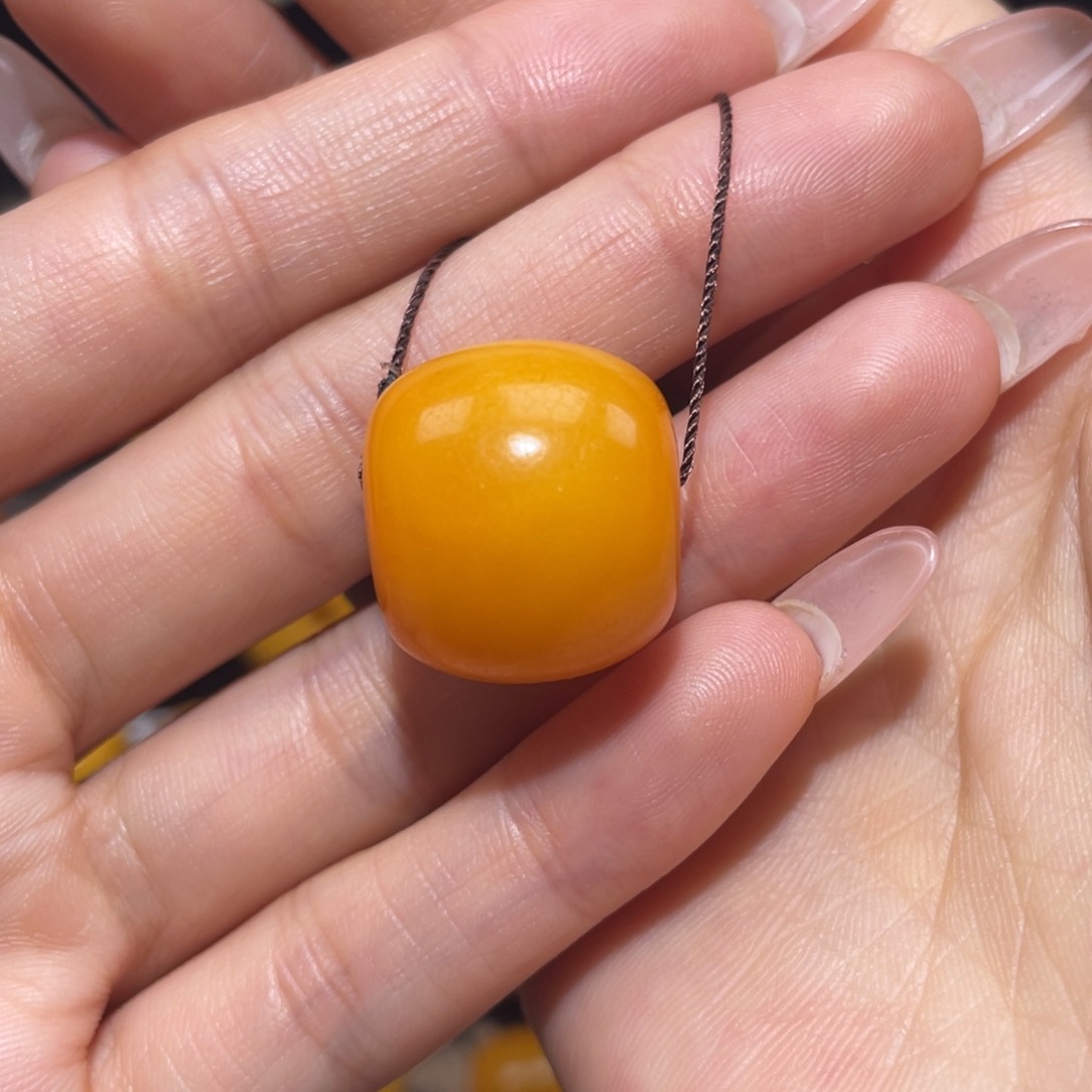 【闪购商品】琥珀裸石未镶嵌墩子