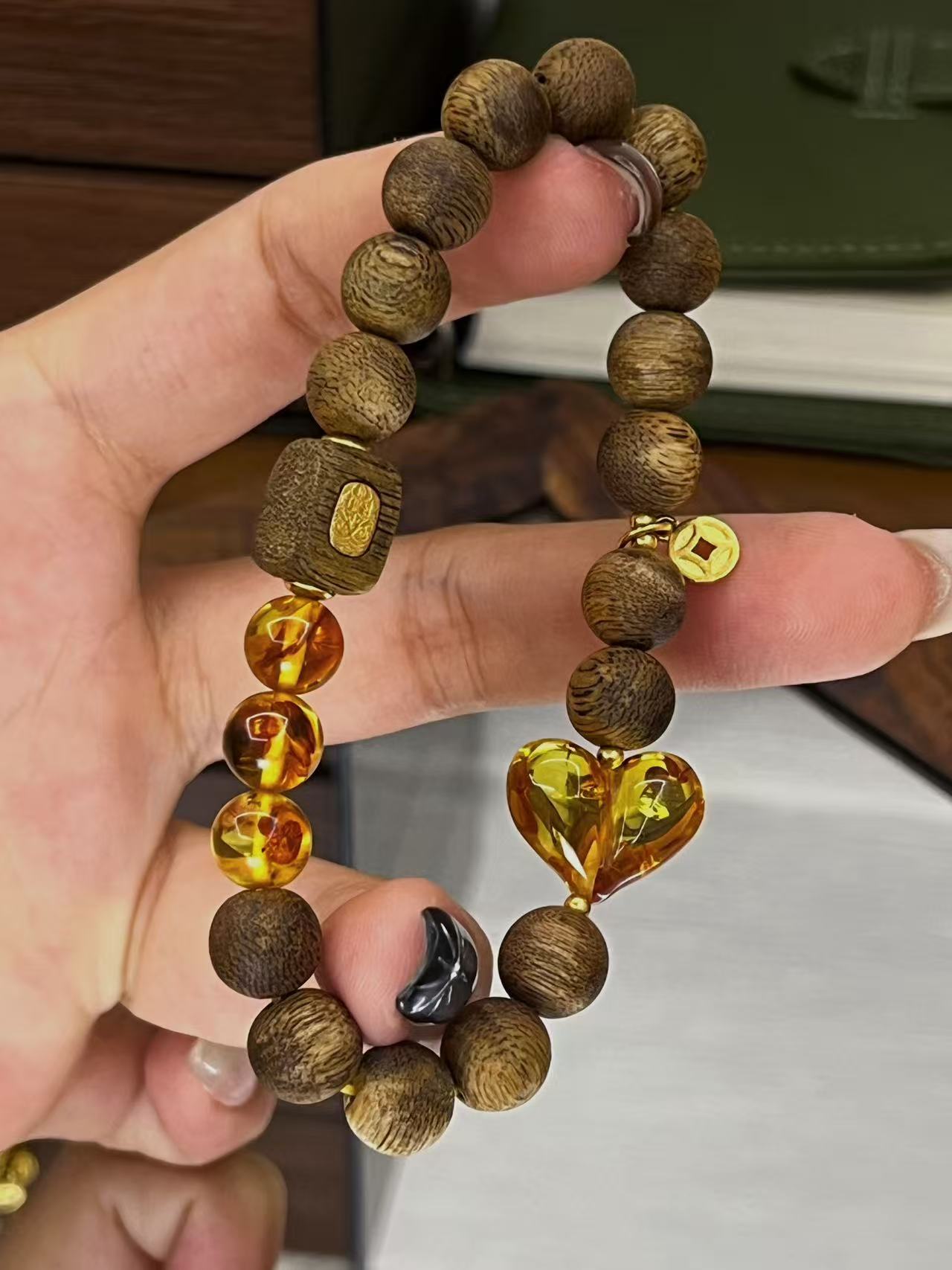 天然蜜蜡花魄屁桃手串手工气质百搭古法