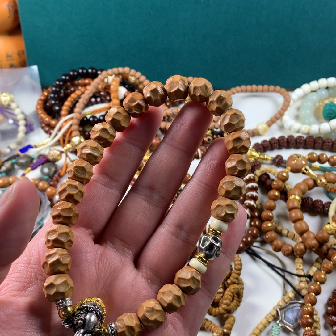 猴头核桃吊坠。。。。。。。。。。。