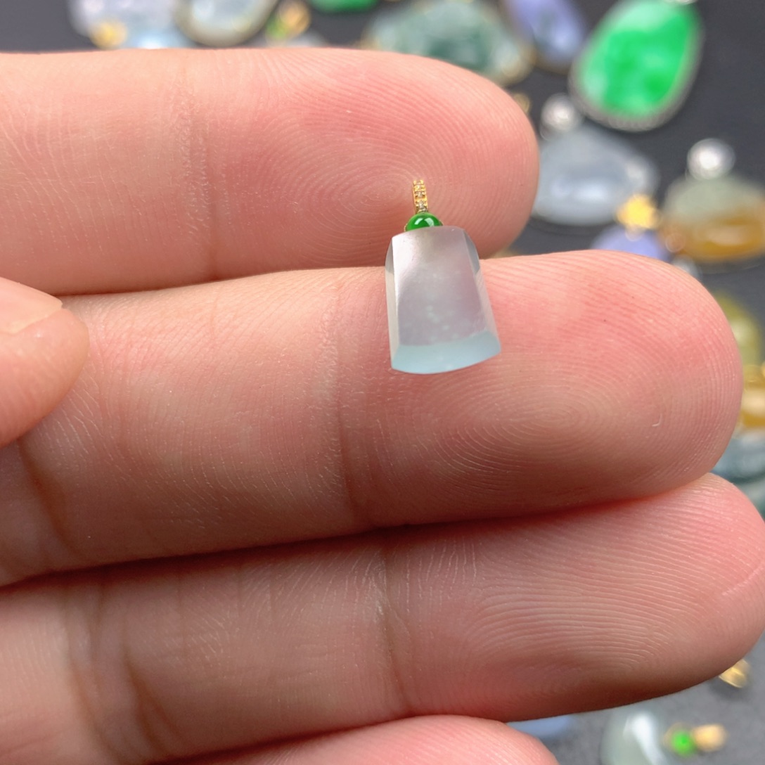 【闪购商品】颈饰18K金镶嵌翡翠翡翠