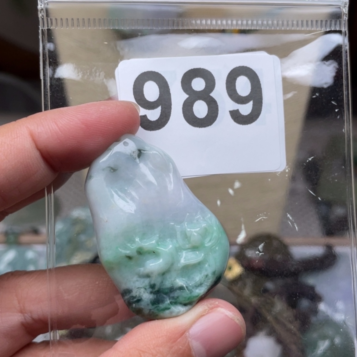 【闪购商品】翡翠颈饰未镶嵌两**宝翡翠