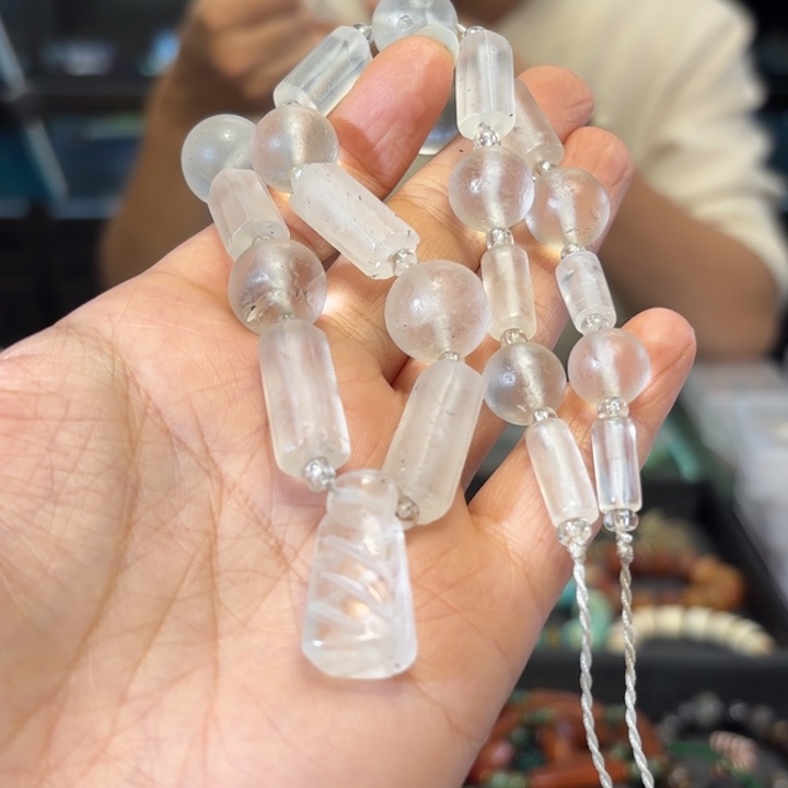朝***辉未镶嵌颈饰水晶水晶