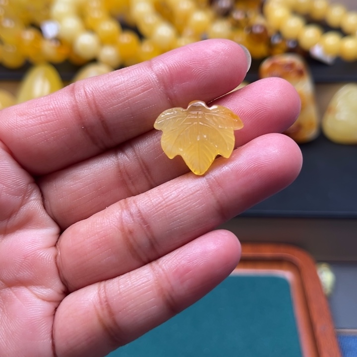 琥珀未镶嵌珠宝奇石M99号枫叶
