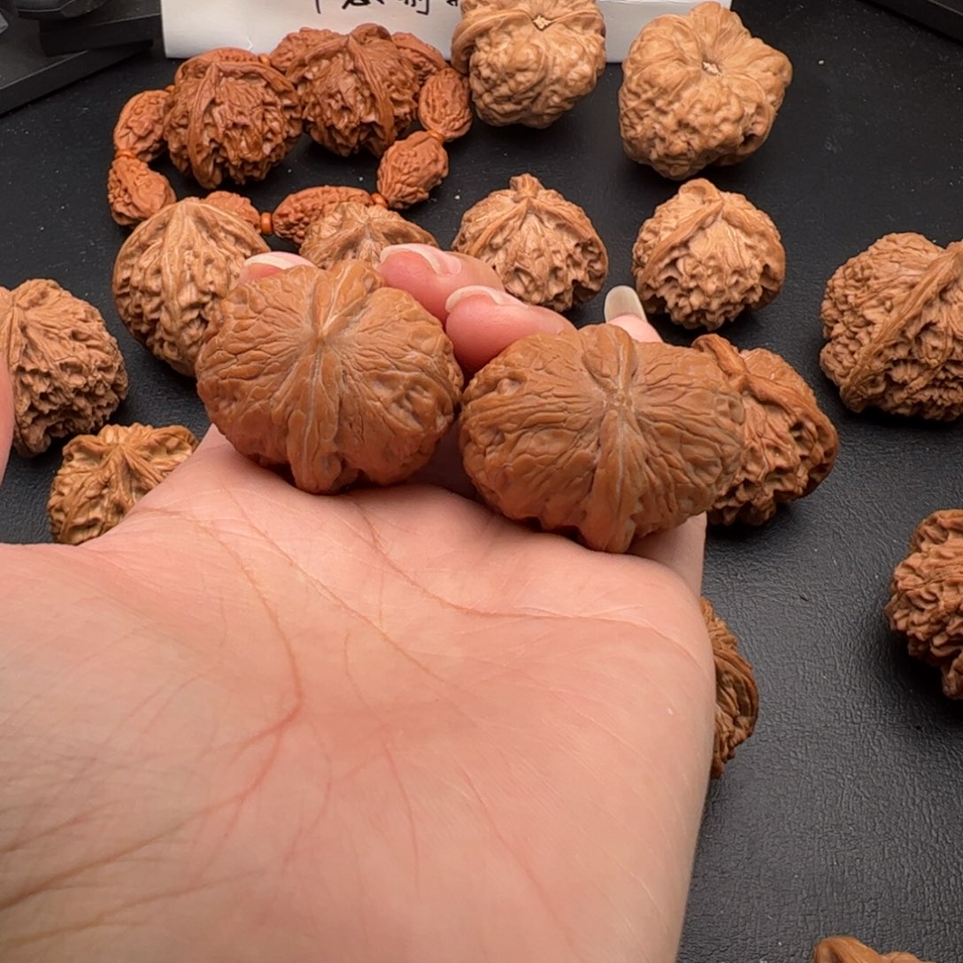 文玩核桃把件元宝