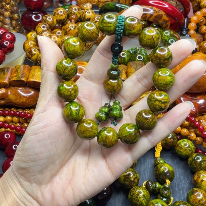 松木琥珀木文玩手串