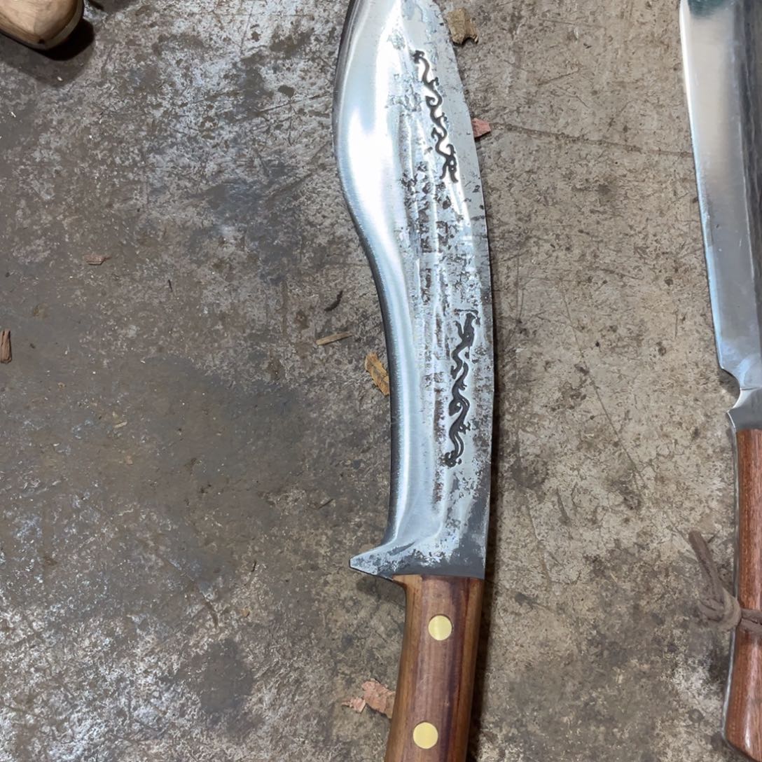 酷***哥高碳锰钢云南锻打精品