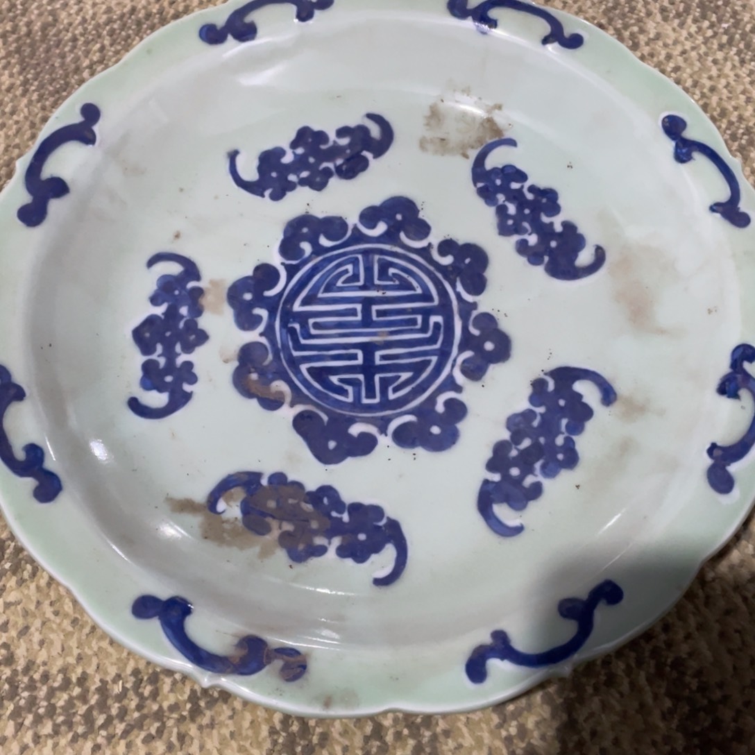 瓶一个寿字盘一个