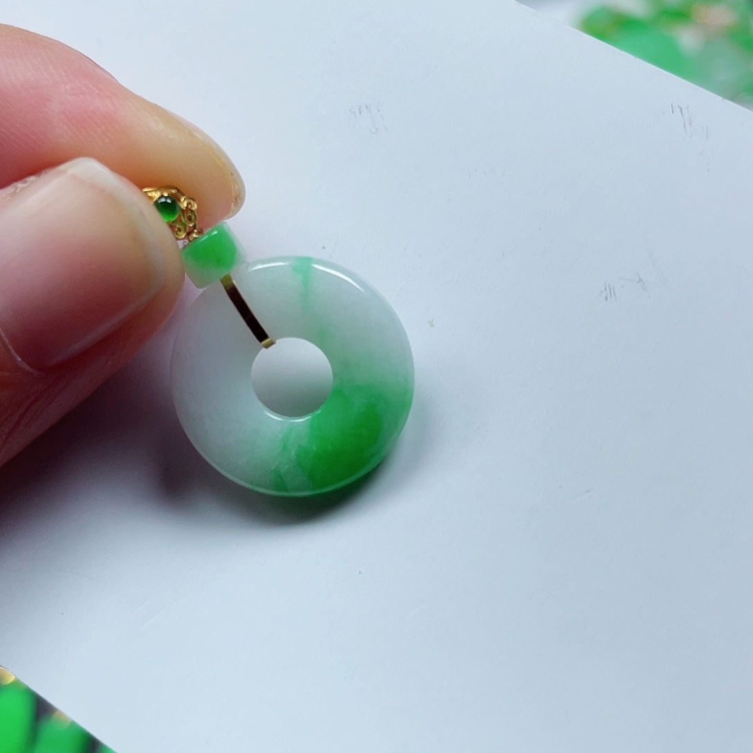 吊坠(不含链)18K金镶嵌翡翠