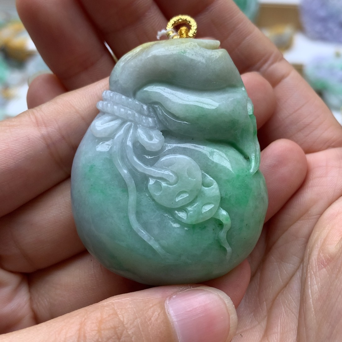 翡翠未镶嵌颈饰翡翠