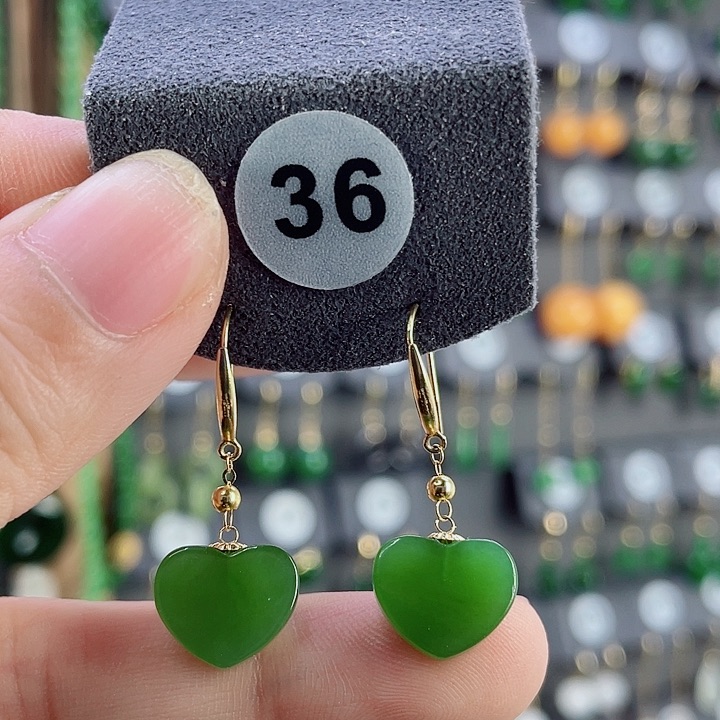 18K金镶嵌和田玉耳饰