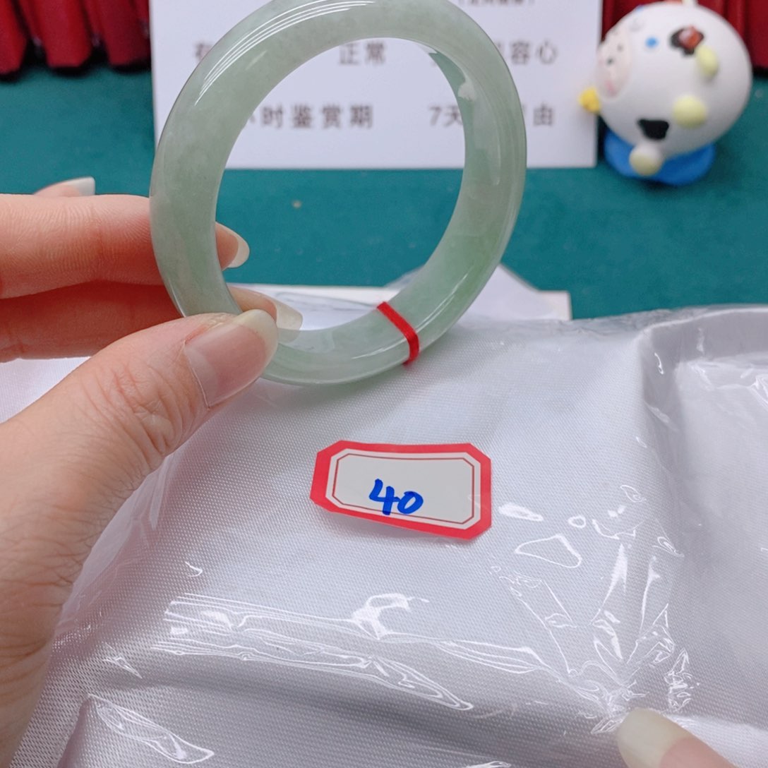 翡翠手镯未镶嵌瑶*400000000