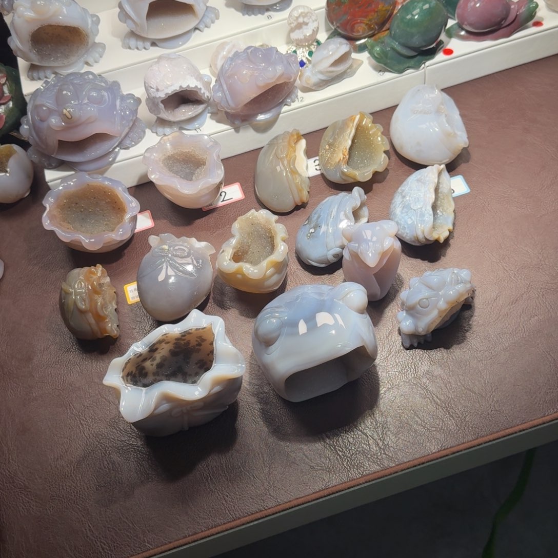怪***花玛瑙/玉髓未镶嵌摆件