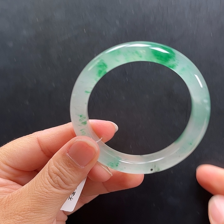 茜***石英质玉未镶嵌手镯53.9*11.3*8.7