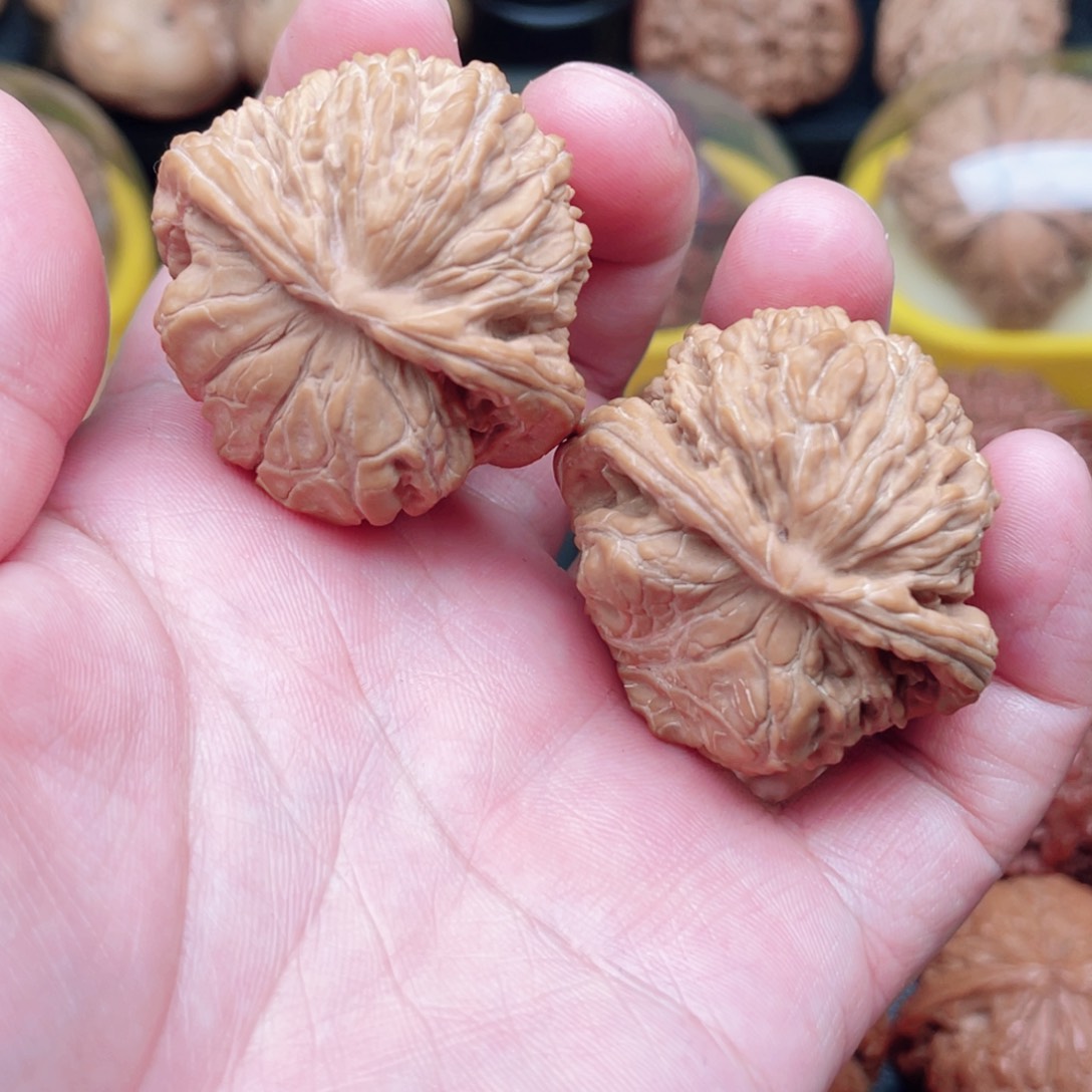 文玩核桃把件四座楼蛇头40×38×32