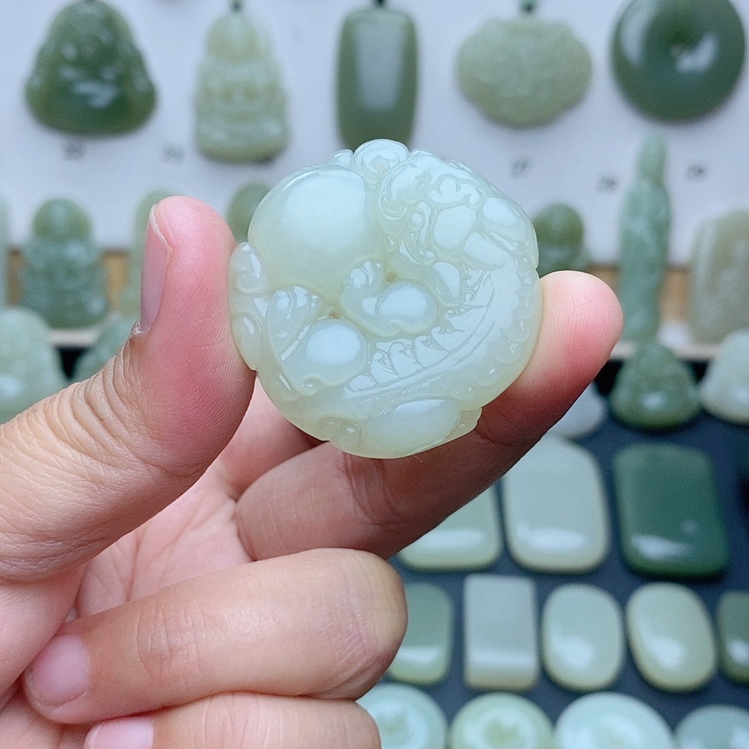 和田玉未镶嵌颈饰