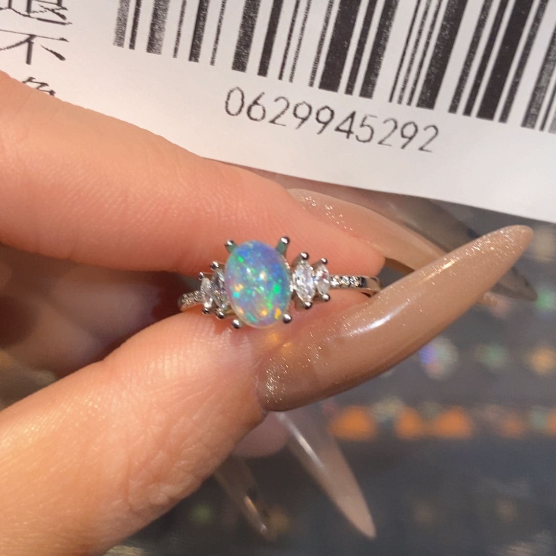 欧泊欧泊戒指银S925镶嵌香***蛋