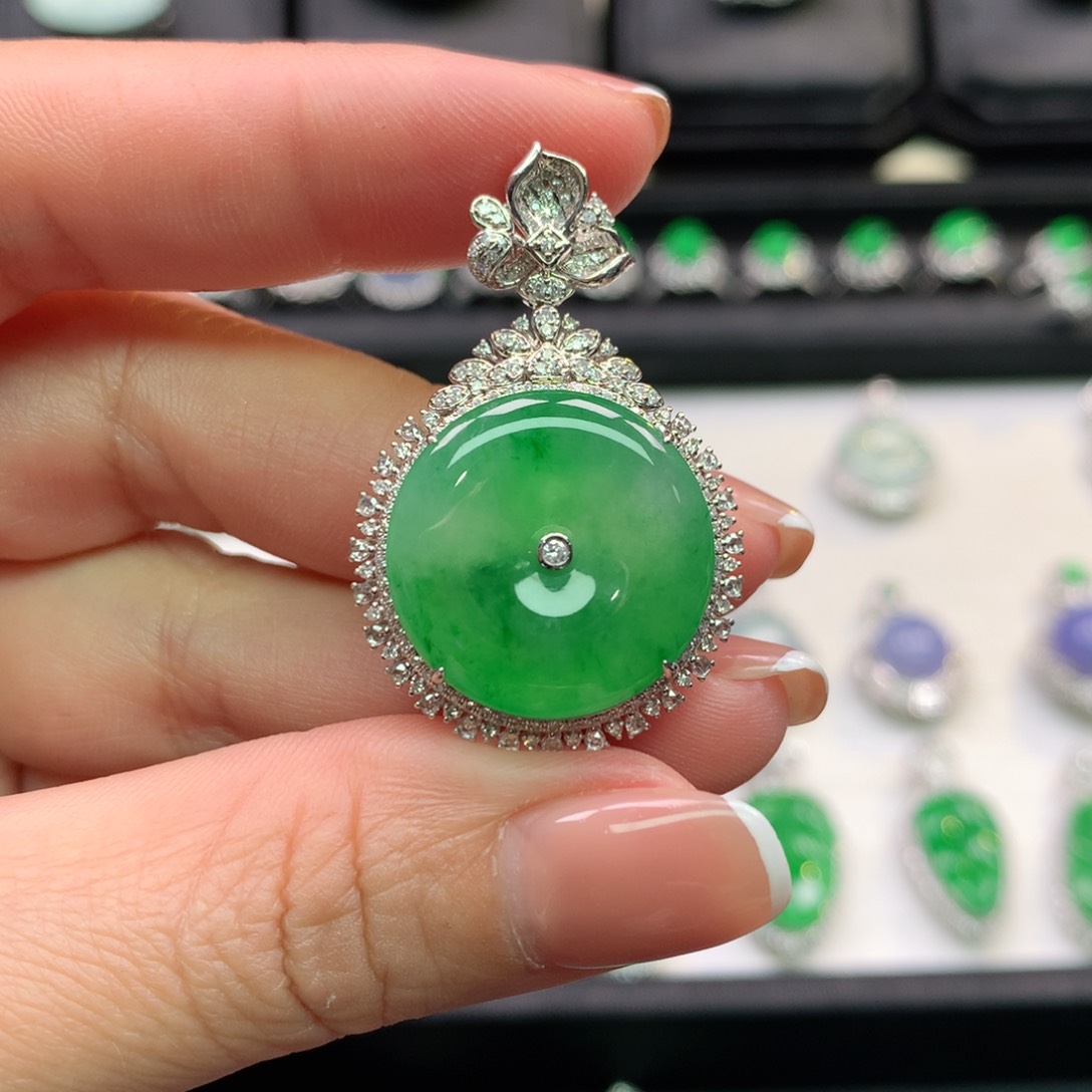 翡翠吊坠(不含链)18K金镶嵌猫****猫