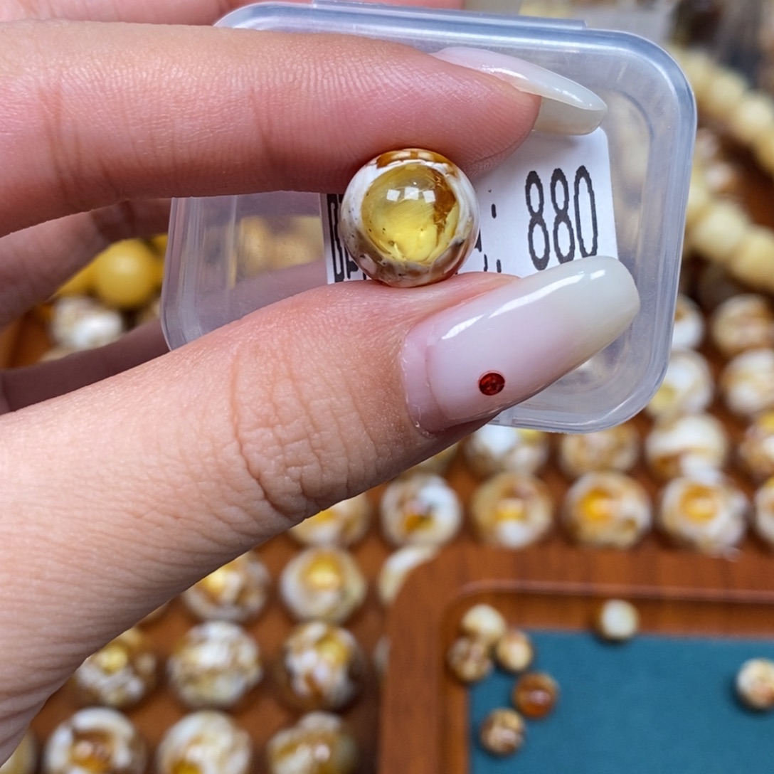 蜜蜡未镶嵌珠宝奇石880