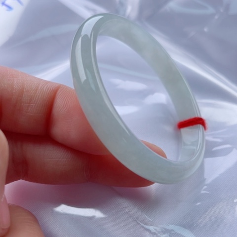 翡翠手镯未镶嵌贵妃54椭圆有纹