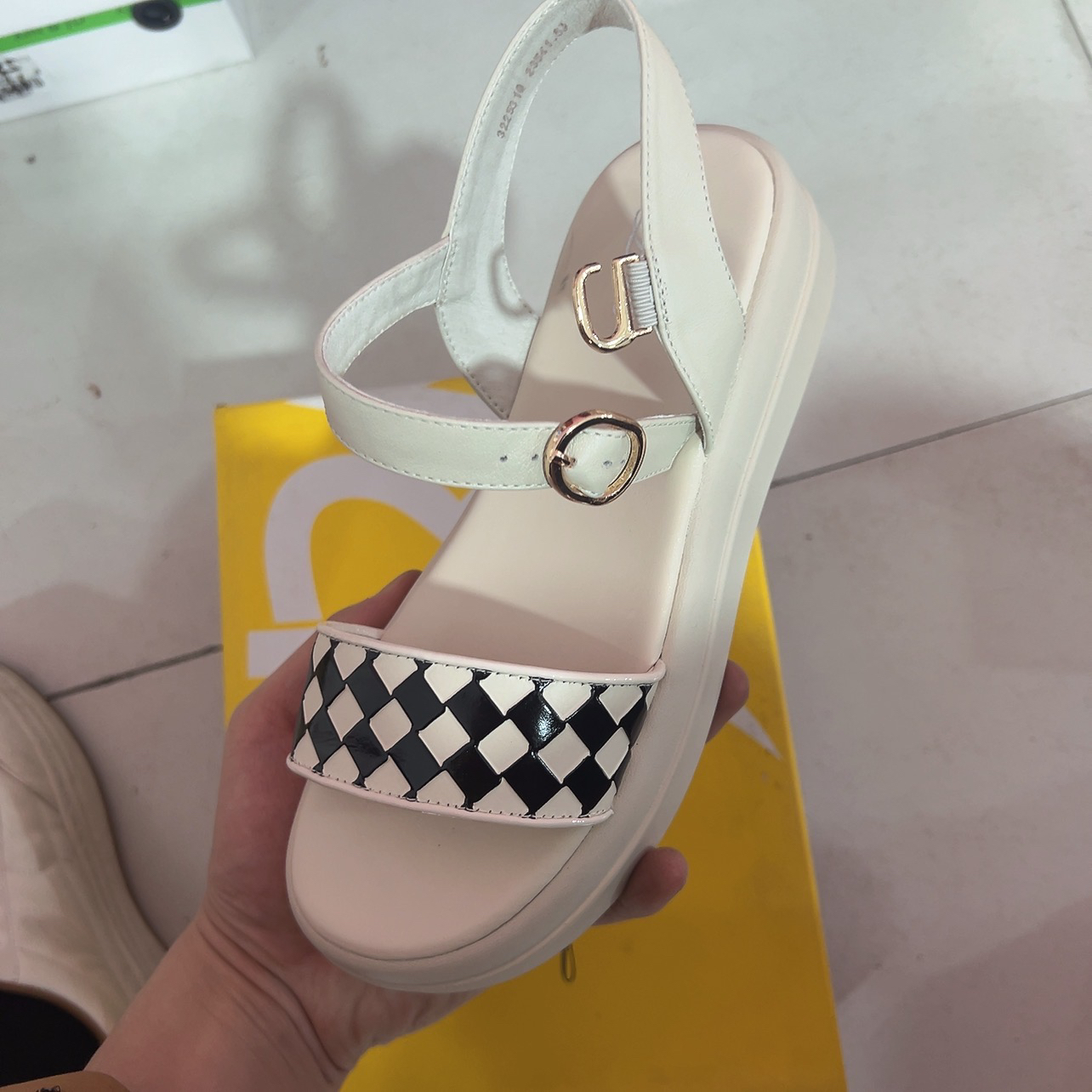 3225310头层牛皮夏季单鞋