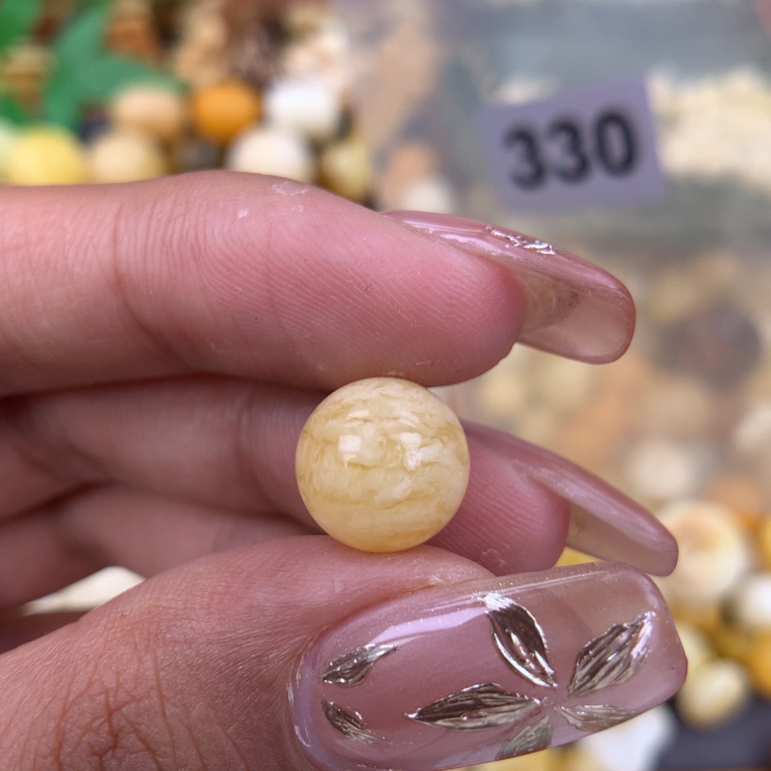 琥珀珠宝奇石未镶嵌10.7 一颗粉