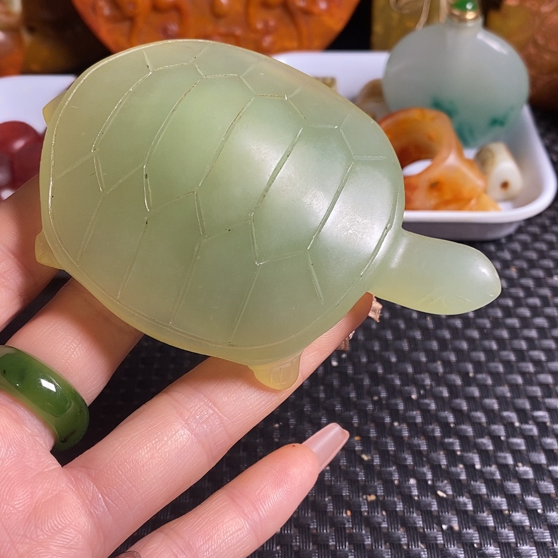 岫岩老玉（透闪石质玉）未镶嵌珠宝奇石