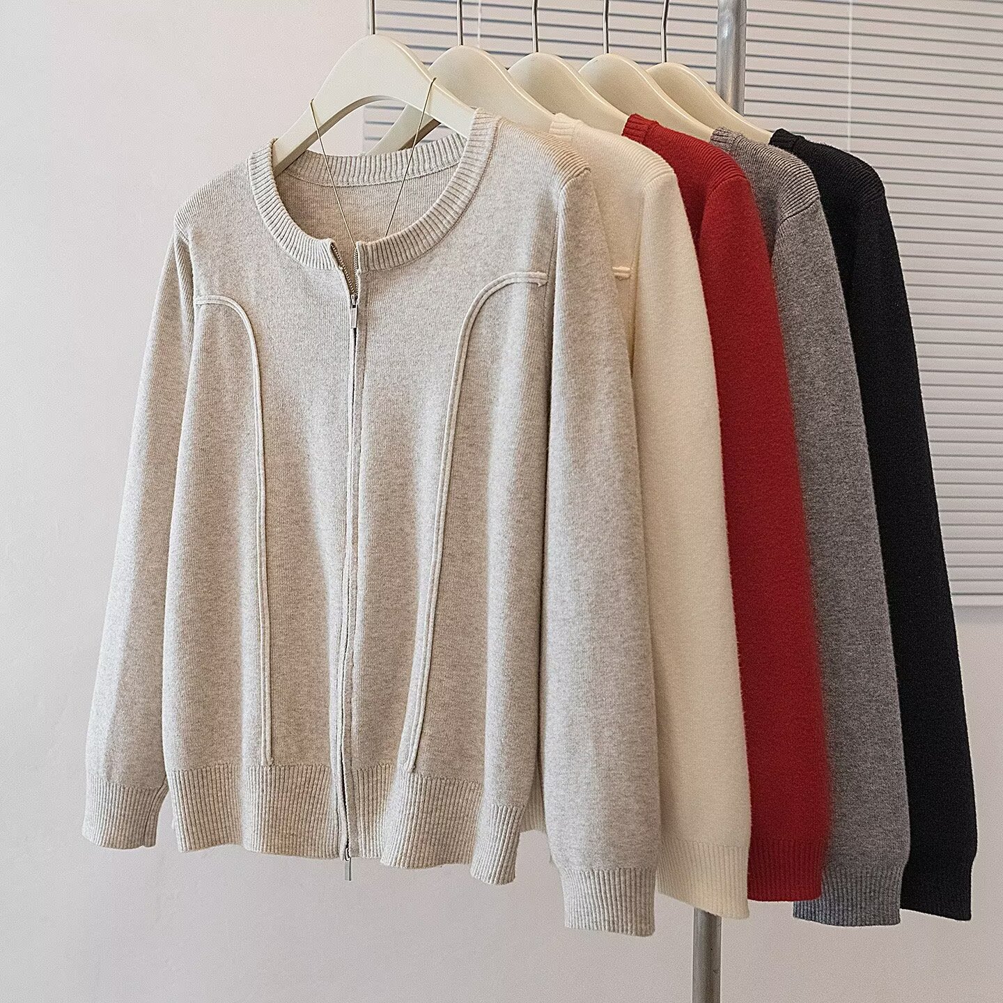 卡洛町大码女装100-200斤冬季新款百搭双拉链设计感针织开衫4384