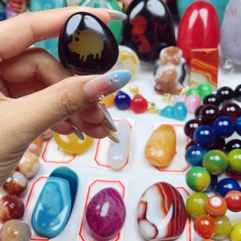 未镶嵌玛瑙/玉髓珠宝奇石