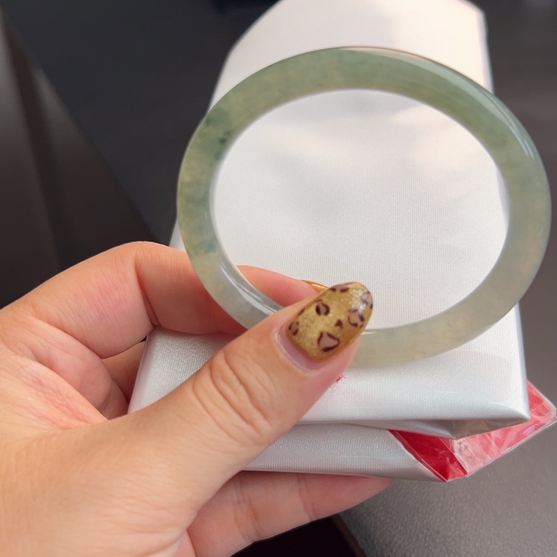 翡翠未镶嵌手镯52.7