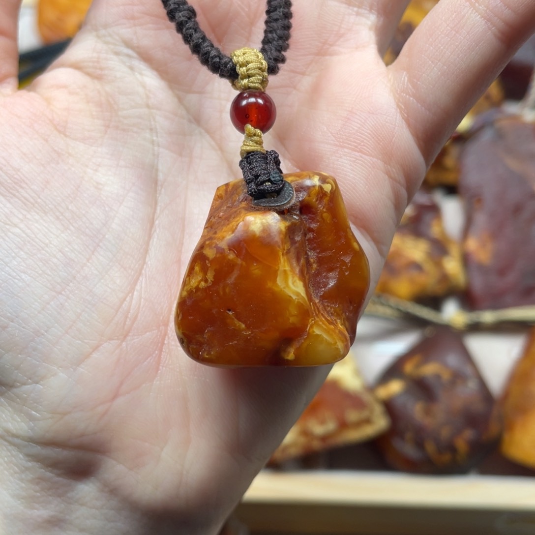 琥珀珠宝奇石未镶嵌