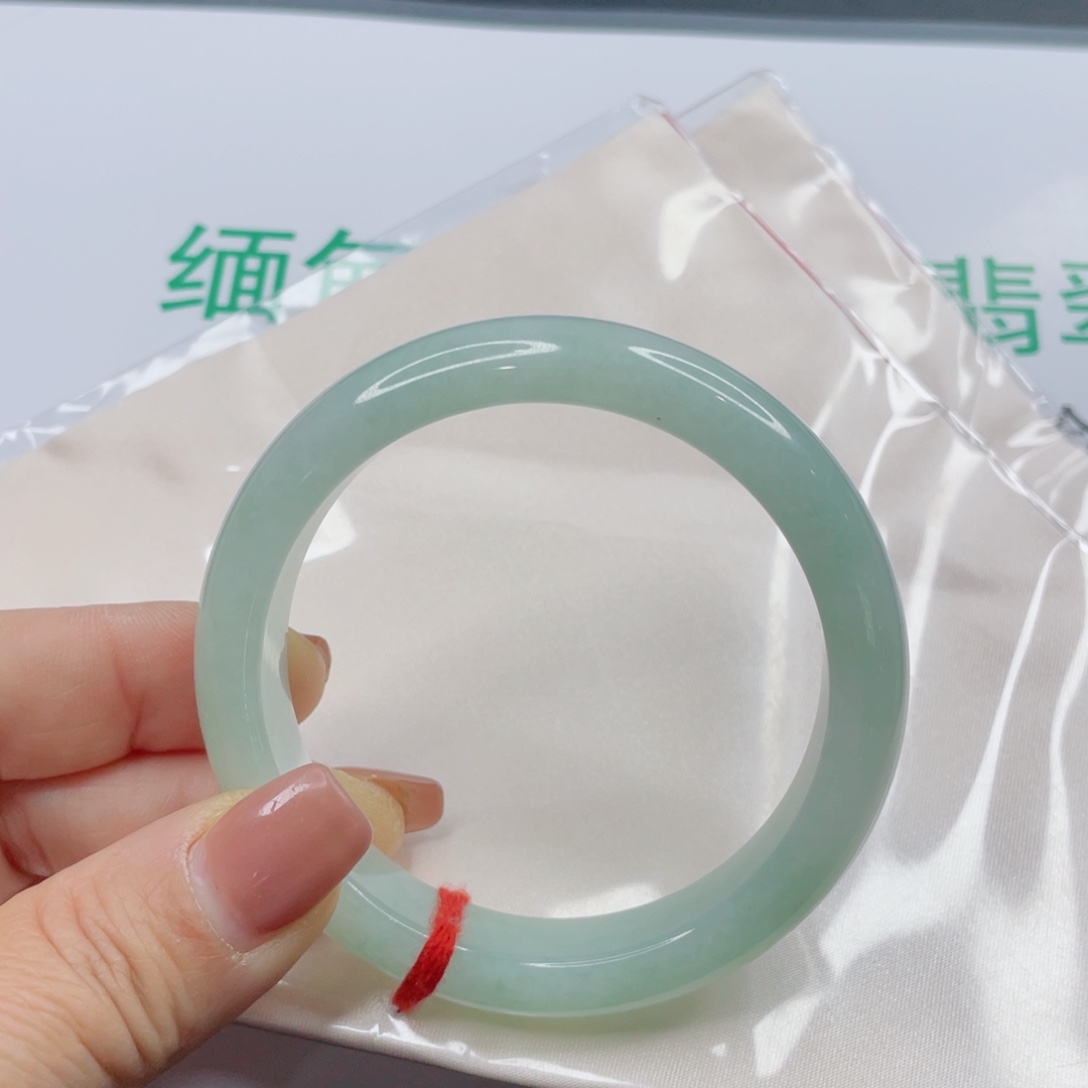未镶嵌手镯翡翠M****修