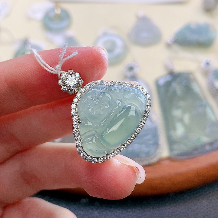 翡翠颈饰银S925镶嵌翡翠