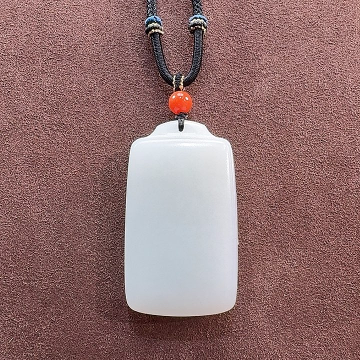 和田玉未镶嵌颈饰无事牌