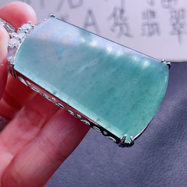 翡翠颈饰未镶嵌988888888