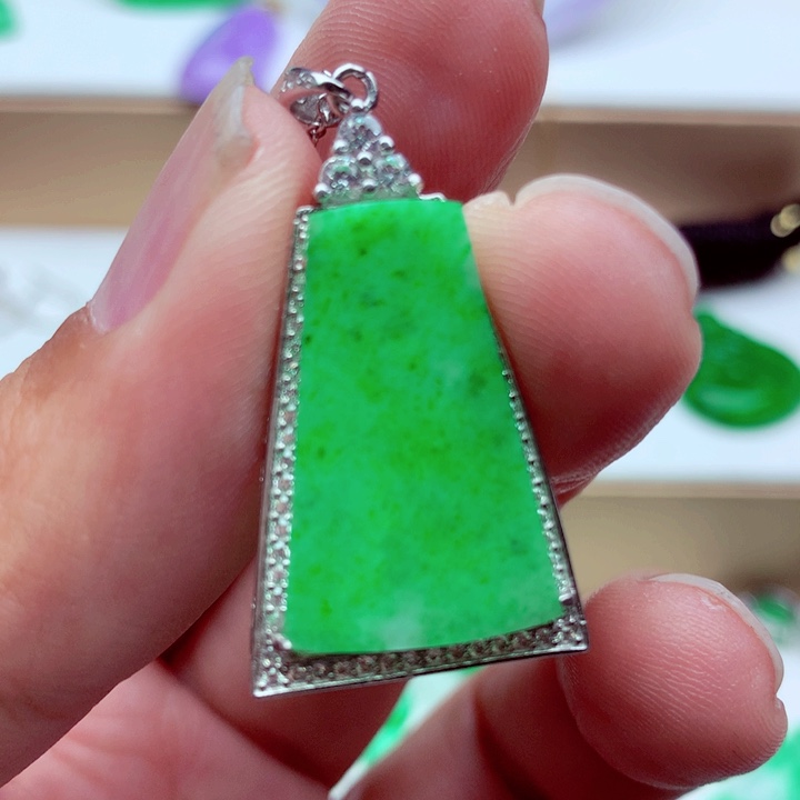 翡翠未镶嵌吊坠(不含链)