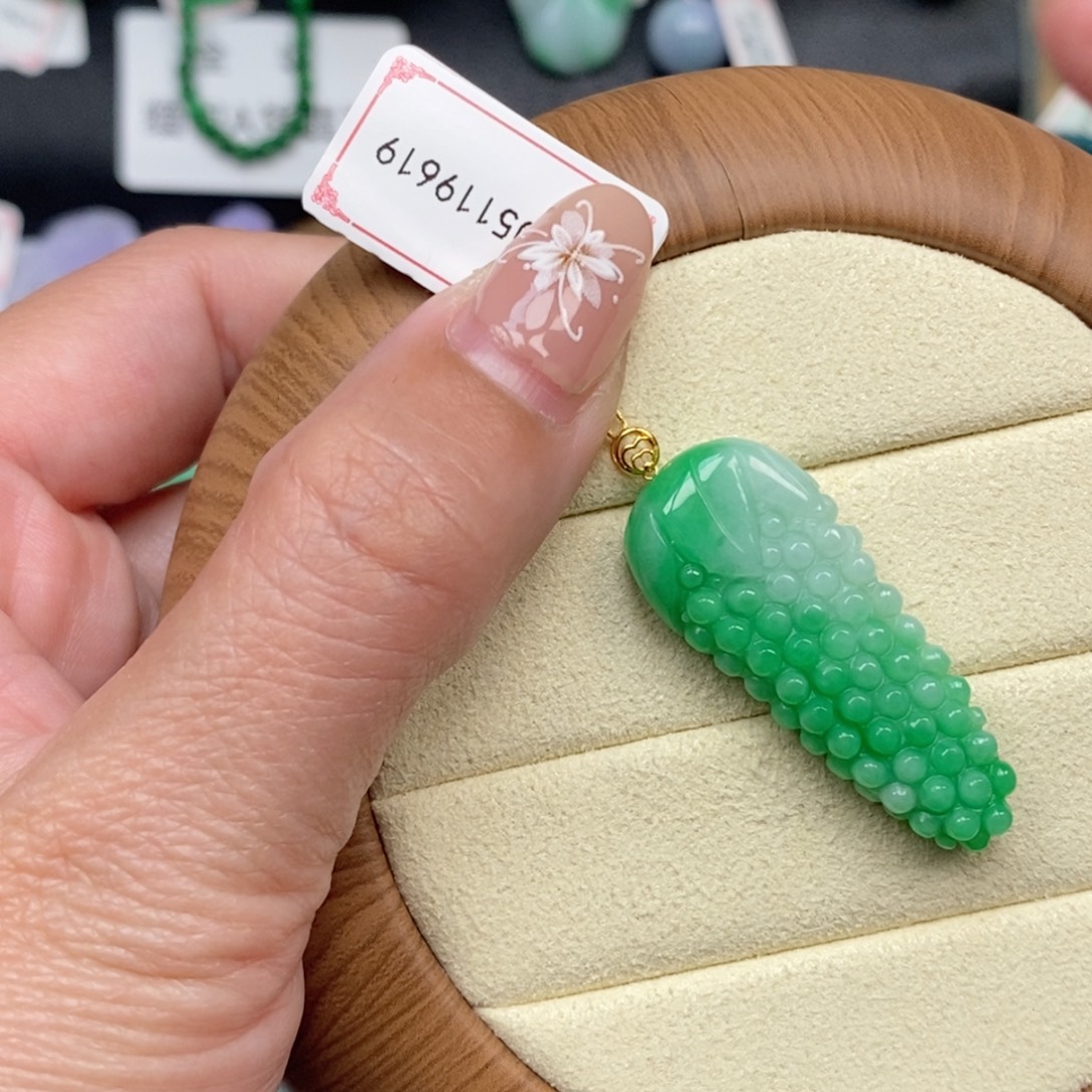 翡翠未镶嵌吊坠(不含链)