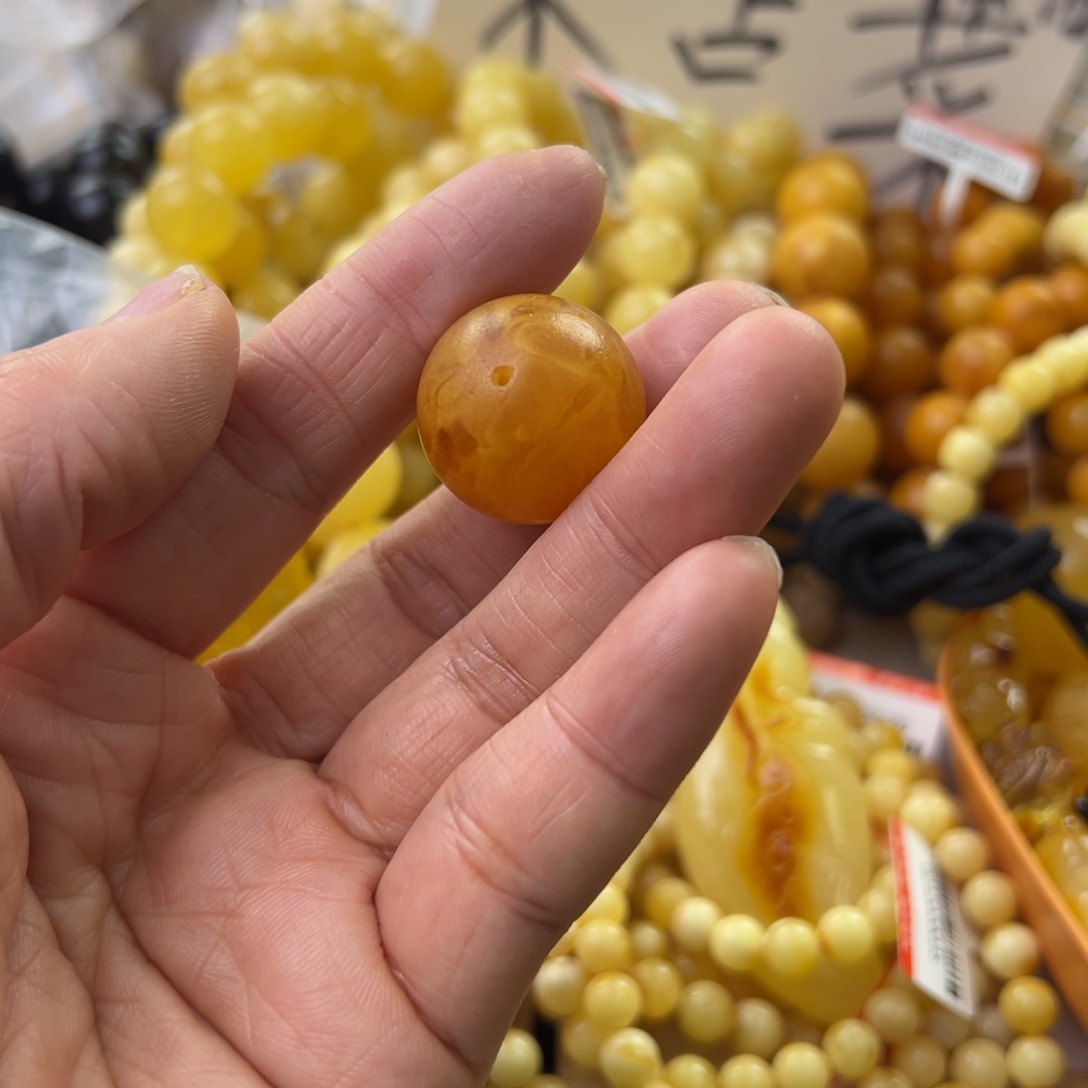 琥珀珠宝奇石未镶嵌