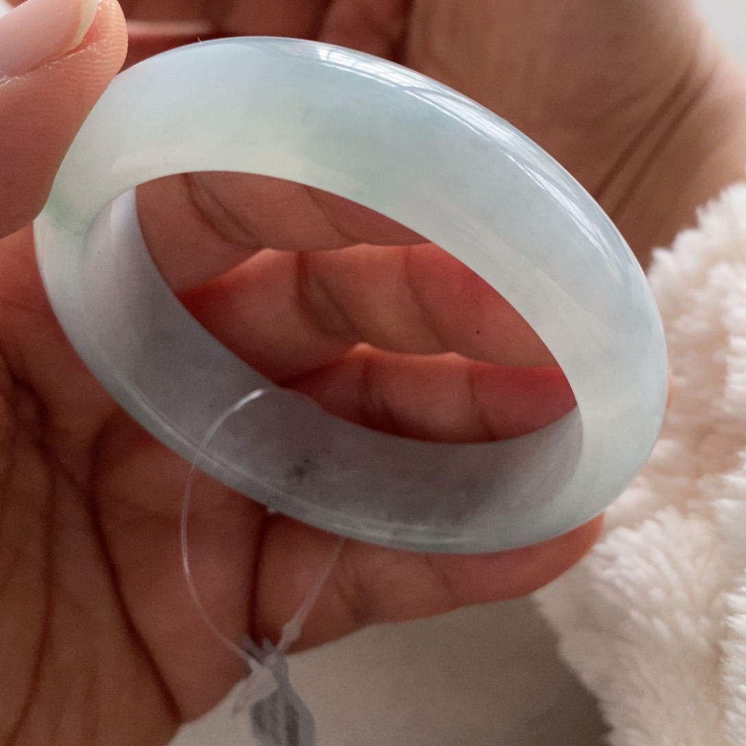 翡翠手镯（贵妃镯）未镶嵌天然翡翠手镯