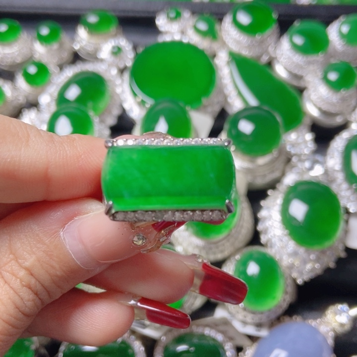 翡翠颈饰银S925镶嵌         