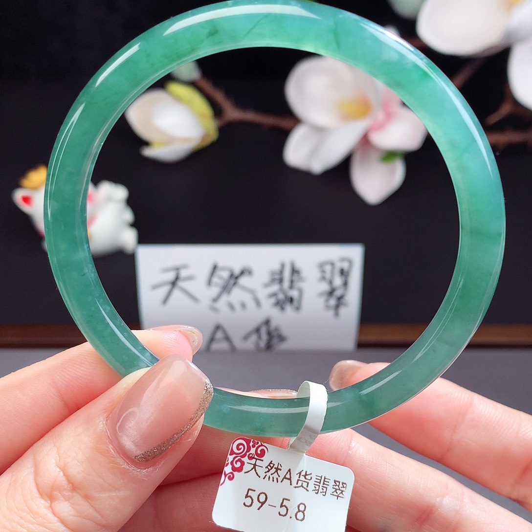 翡翠手镯（圆镯）未镶嵌