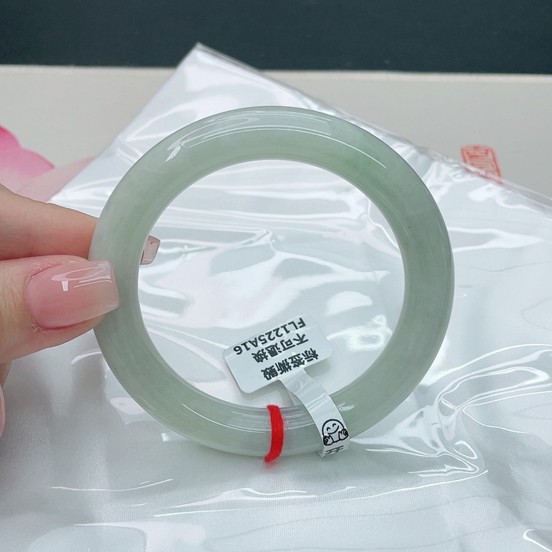 翡翠手镯未镶嵌圆56.6