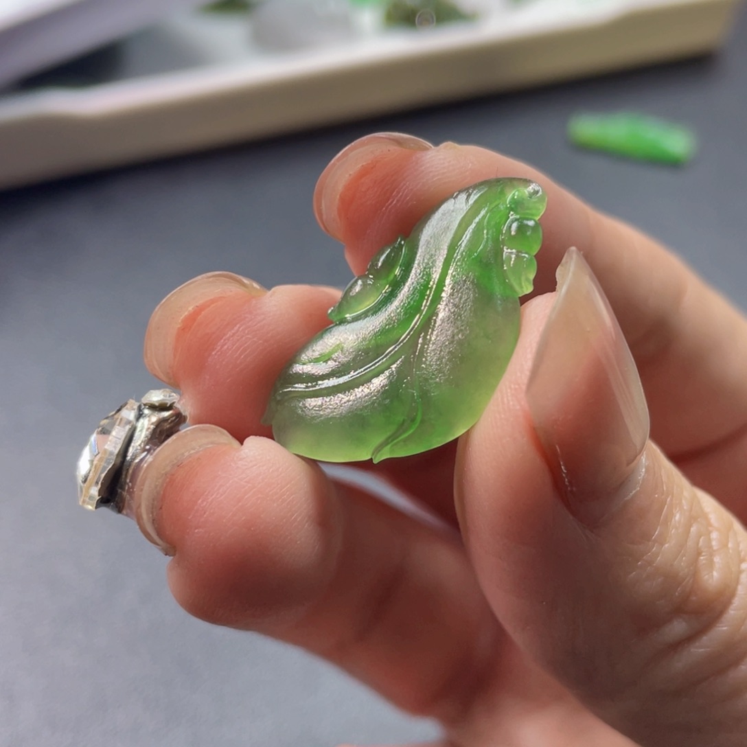 未镶嵌定制翡翠毛货